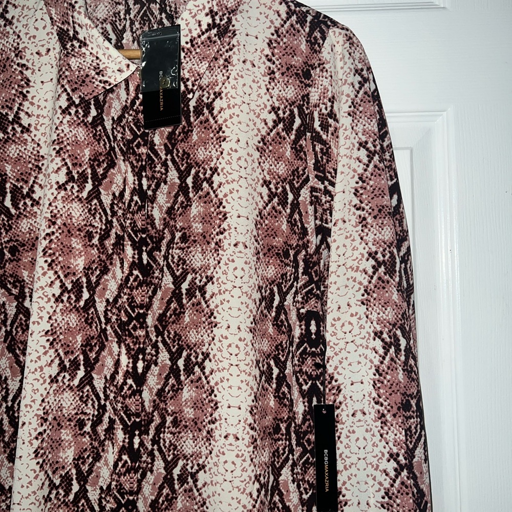 BCBGMaxAzria Button Top - Picture 7 of 11